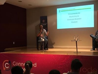 Douglas Lunardi, diretor de Comunicao da CBF, abre ltimo painel do dia